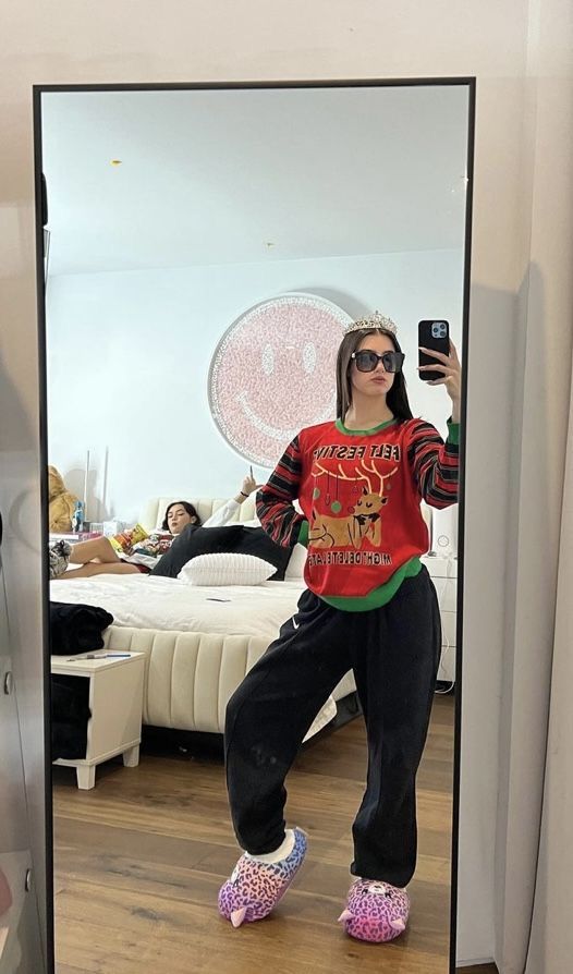 files/mirror_selfie.jpg